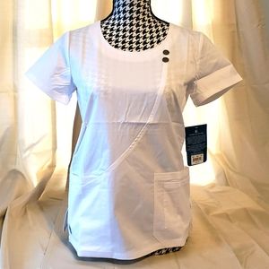 ADAR MEDICAL: NURSES POP STRETCH SCRUB TOP